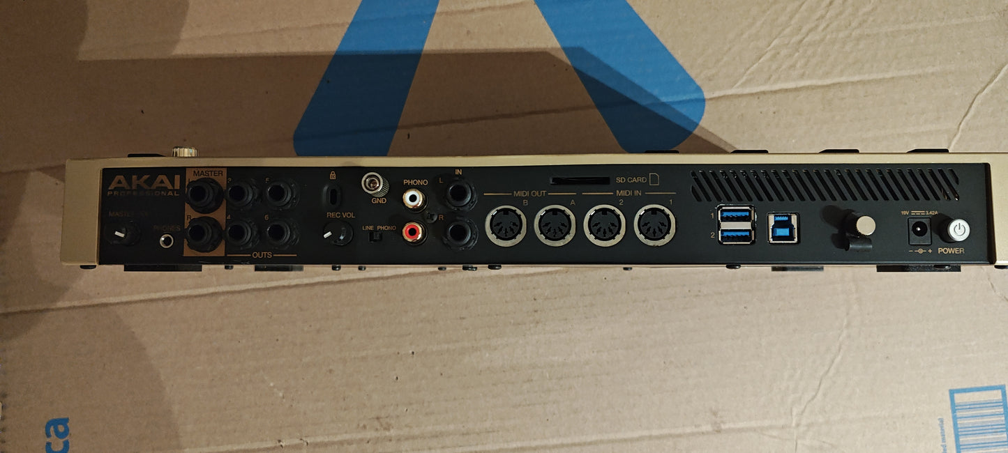 Akai MPC Live - Gold Edition